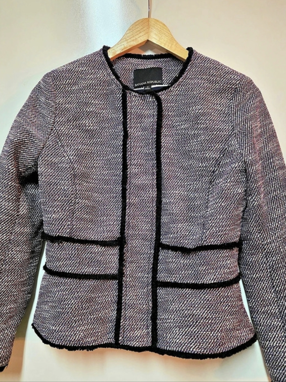 Banana Republic Tweed Fringe Collarless Blazer Black & Pink Size 4